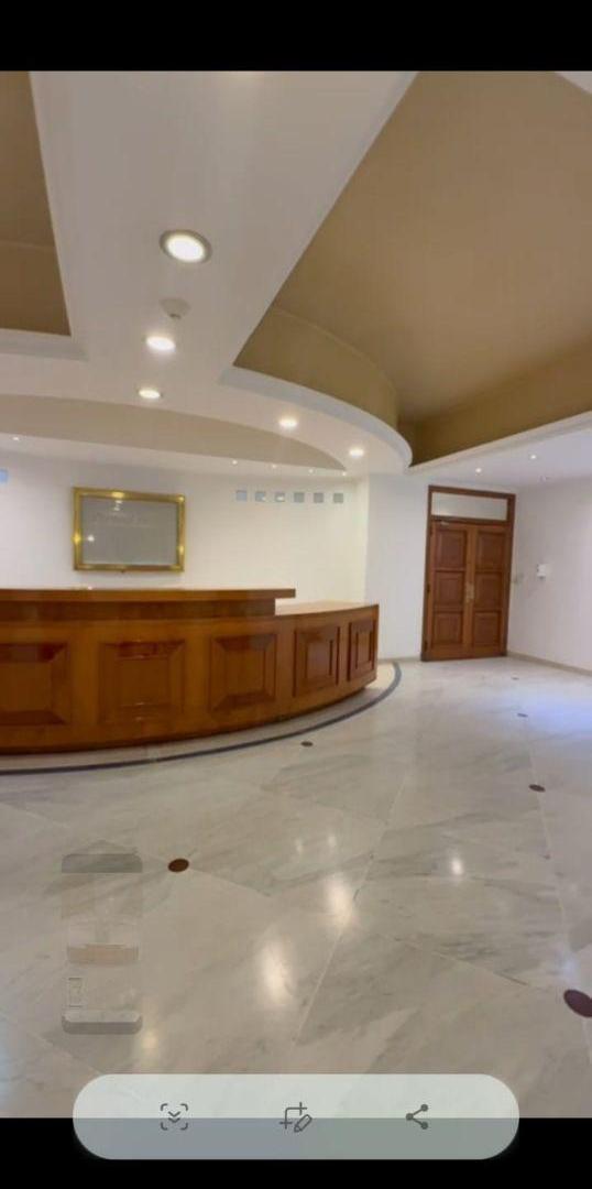 Alquiler - Oficina - Retiro -Duplex - 3.563 m2 - con o sin amoblamiento - 7 cocheras