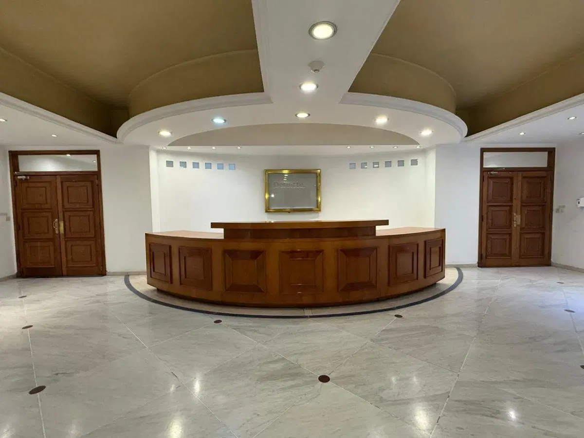 Alquiler - Oficina - Retiro -Duplex - 3.563 m2 - con o sin amoblamiento - 7 cocheras 4