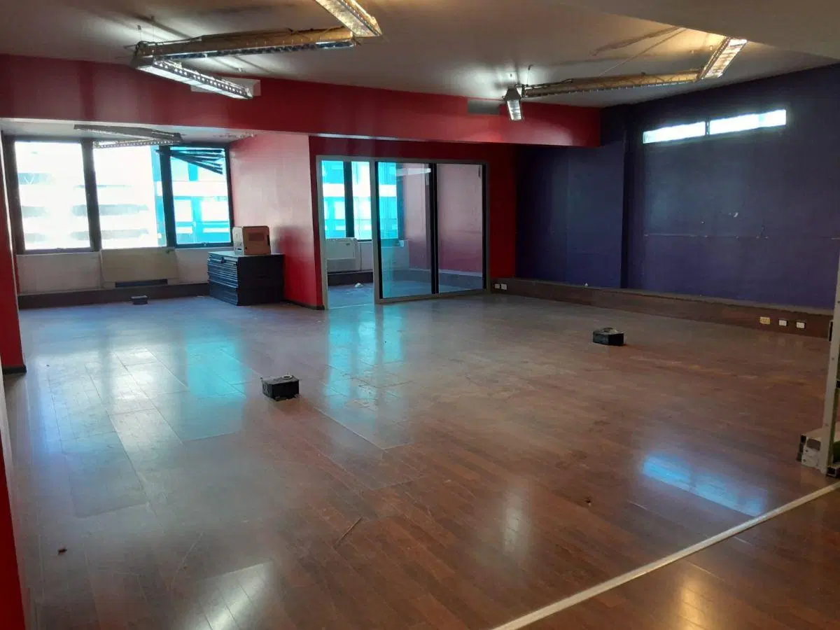 Alquiler - Oficina - San Nicolás - 210 m2 - planta libre - 2 baños - 1 cochera 4