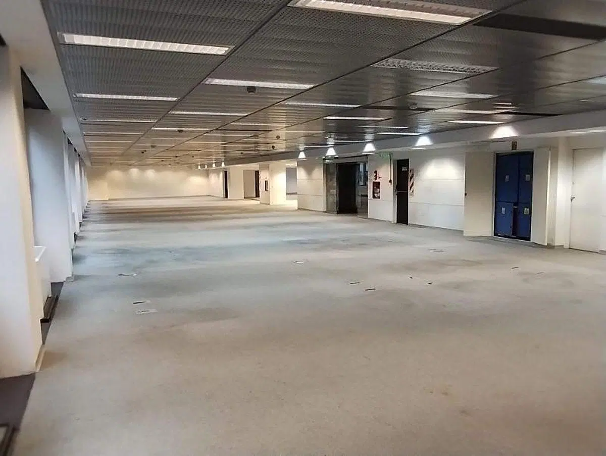 Venta - Oficina - Retiro - VENTA CON RENTA h/ Octubre 2026 - 1.050m2 - 8 cocheras - P. Libre - GYM 4