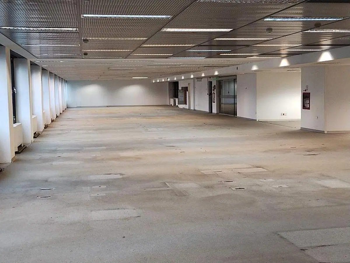 Venta - Oficina - Retiro - VENTA CON RENTA h/ Octubre 2026 - 1.050m2 - 8 cocheras - P. Libre - GYM 5