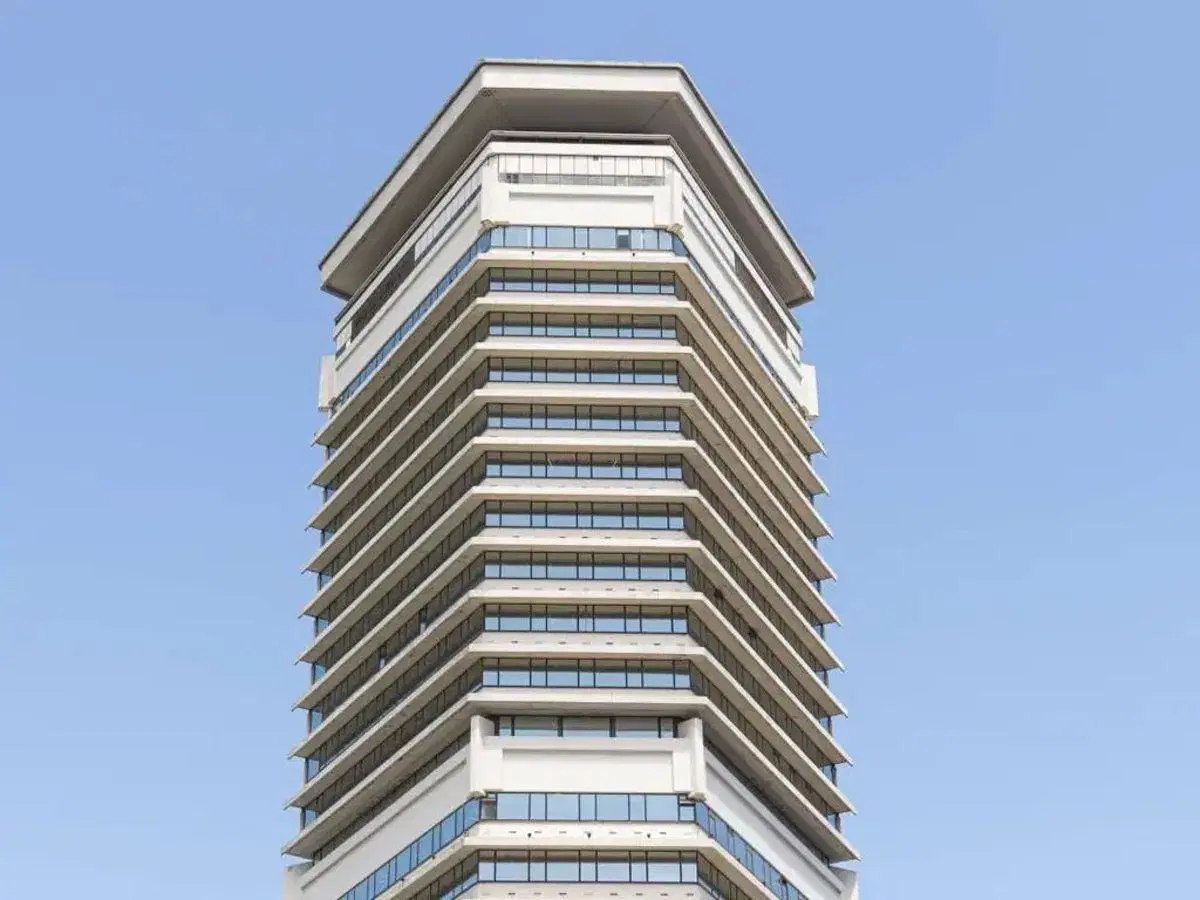 Alquiler - Oficina - Retiro - Torre Pirelli - 220 m2 - 1 cochera 4