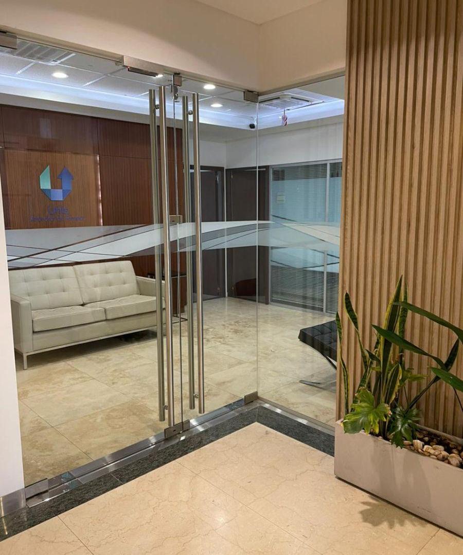 Foto de Alquiler - Oficina - Retiro - edificio Alem Plaza - 250mts - Amoblado, imagen 3