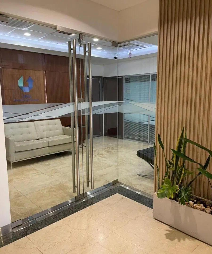 Alquiler - Oficina - Retiro - edificio Alem Plaza - 250mts - Amoblado 3