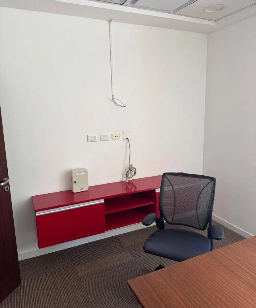 Alquiler - Oficina - Retiro - edificio Alem Plaza - 250mts - Amoblado 2