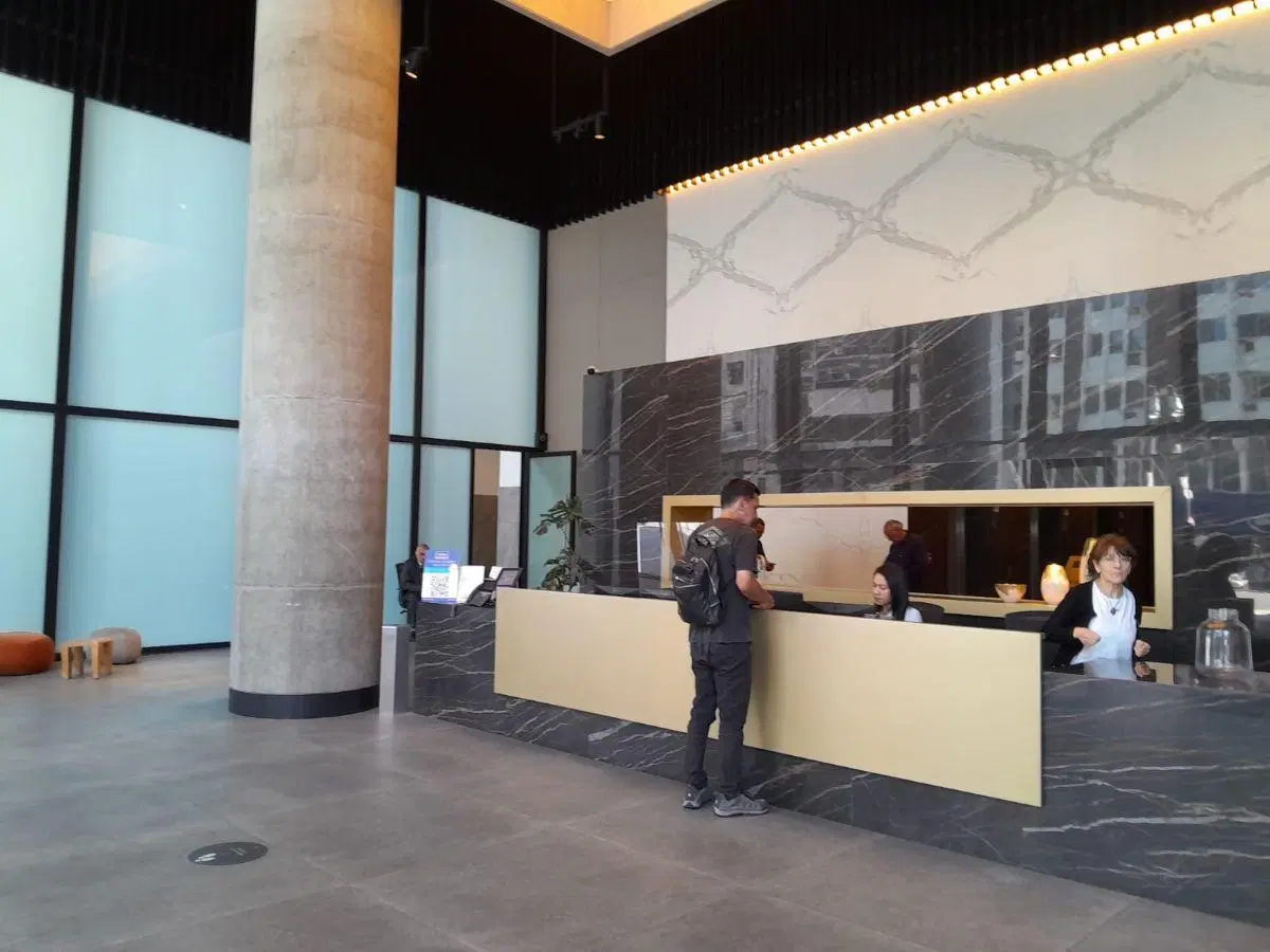 Alquiler - Oficina A+ - San Nicolás - Torre Odeón - 586 m2 - ALTO - planta libre - 6 cocheras 2