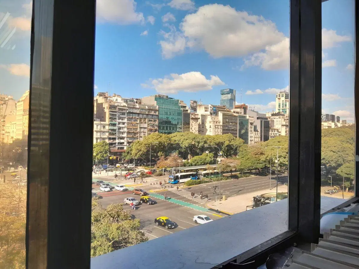 Venta - Oficina - Retiro - 140 m2 - Edificio curtain wall - vista a 9 de Julio - sin cochera - 2