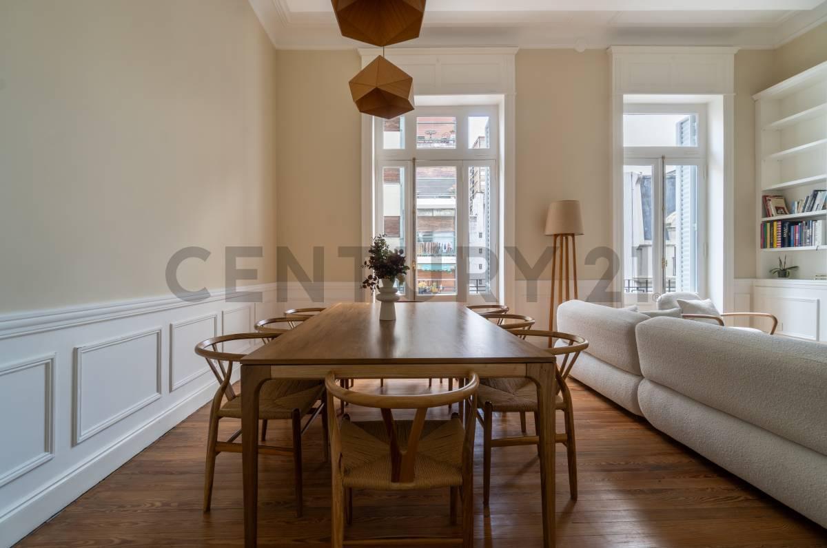 Foto de Venta 5 Amb. Remodelado Premium Excelente Ubicacion Permuta, imagen 2
