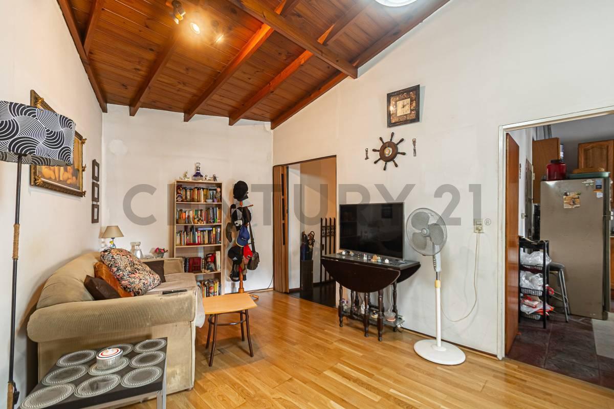 Impecable PH 3 ambientes con balcón y sin expensas