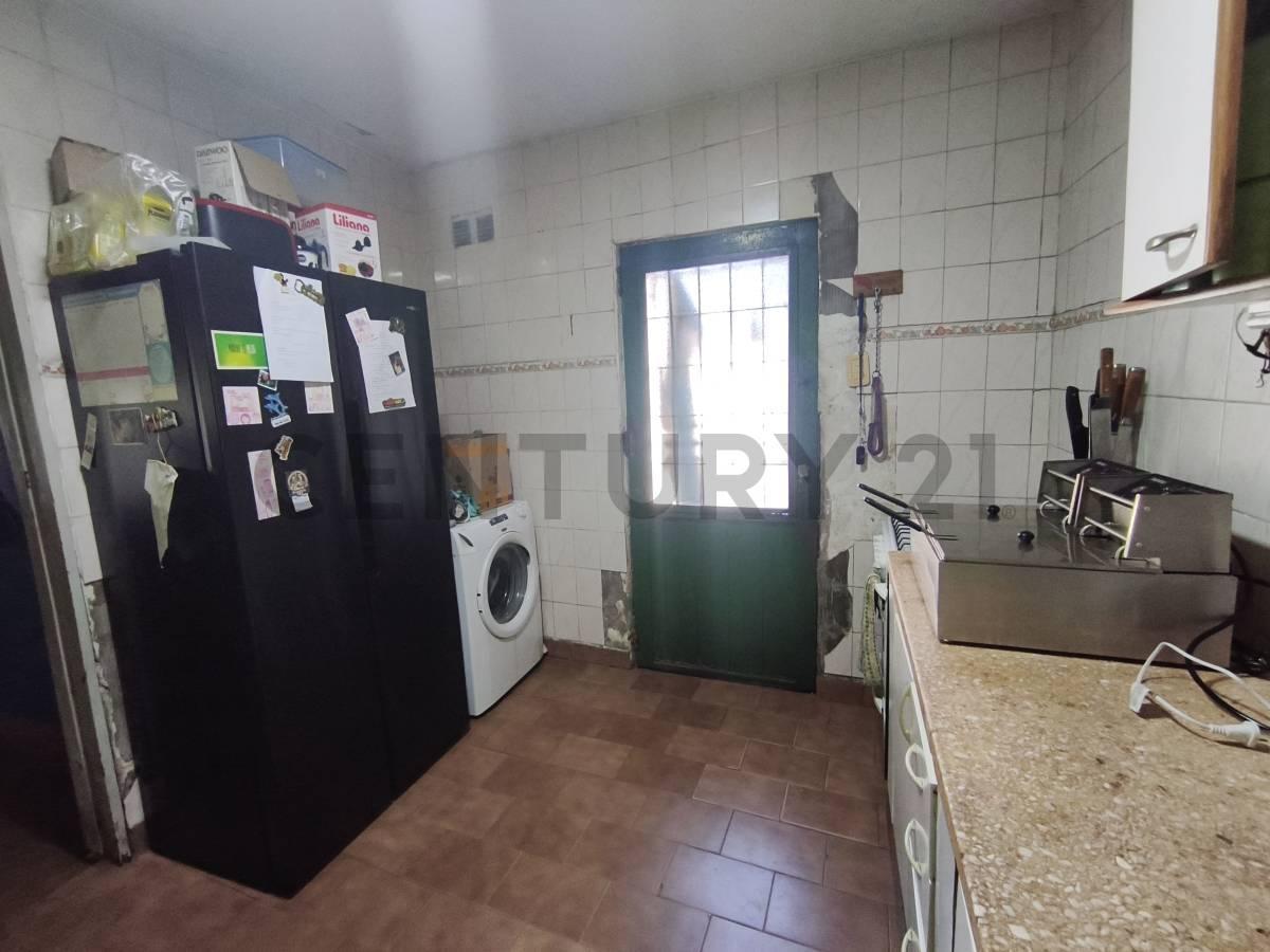 Foto de Venta casa 4 ambientes en José León Suarez con jardín, imagen 5