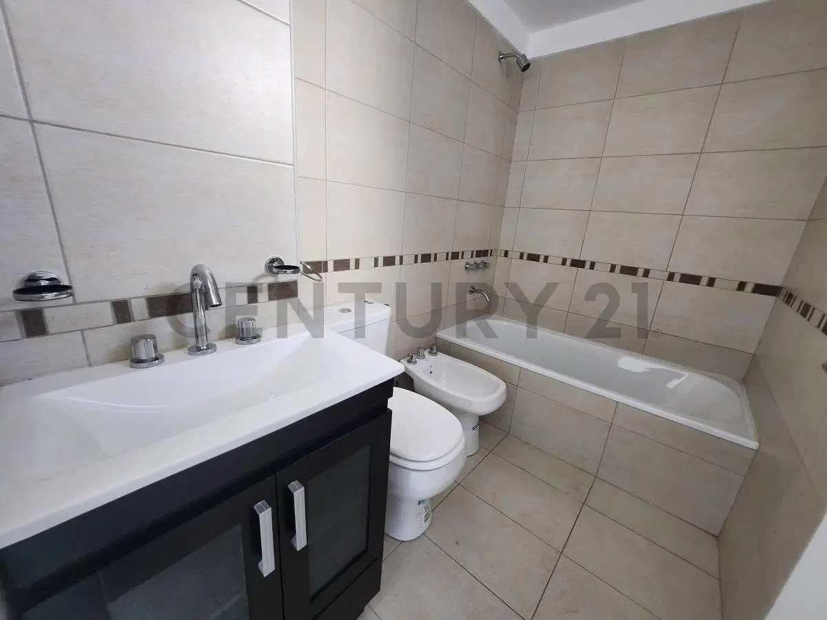 Hermoso 2 Ambientes Contrafrente con Balcón en el Corazón de Hurlingham! 5