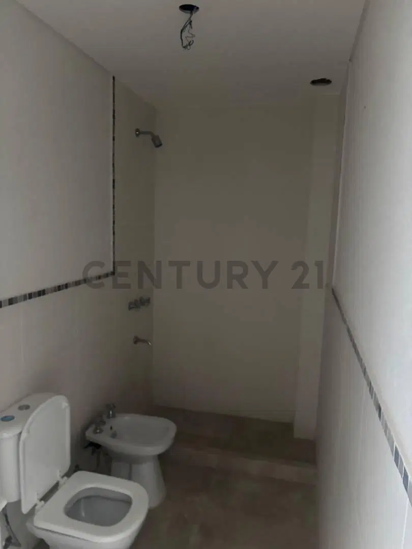 Venta 2amb Planta Baja con Patio y Terraza Propia en Valentín Alsina 2