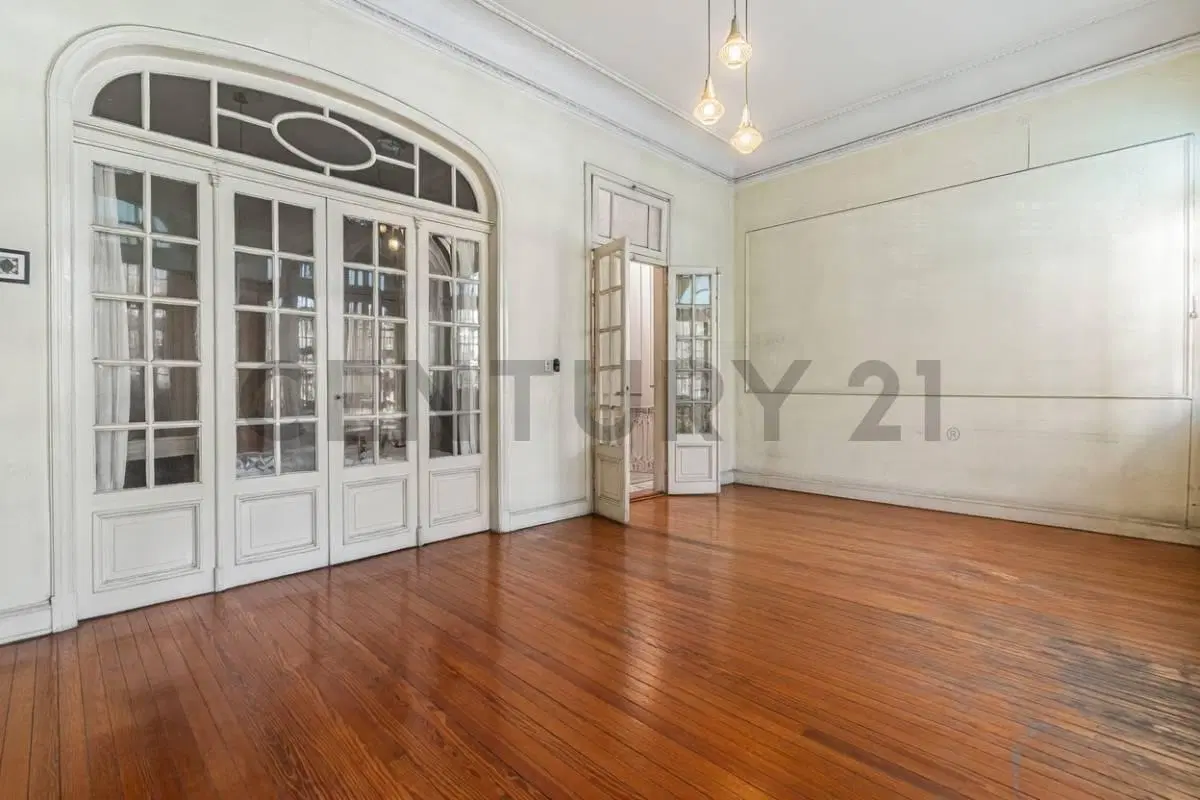 Imponente Oficina / Espacio Comercial de Estilo - 4 Despachos, Gran Terraza y Sin Expensas - Villa L 3
