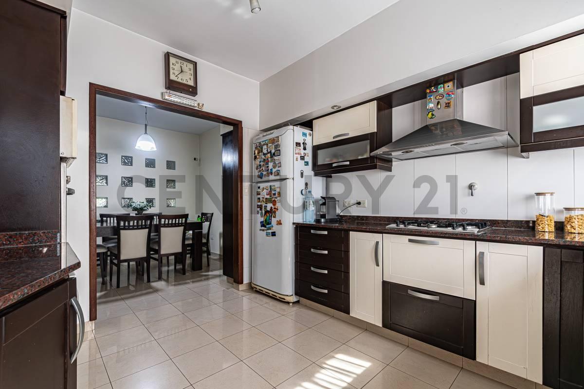 Foto de Oportunidad única 2 casas con entradas independientes. patio, Quincho, imagen 1