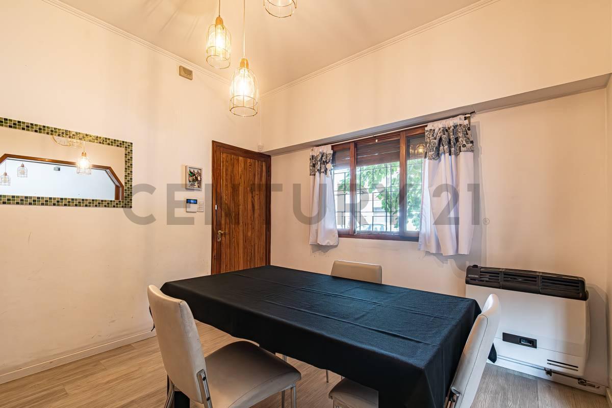 Foto de Casa 4 ambientes con cochera doble, quincho, terraza y SUM, en Ramos, imagen 1