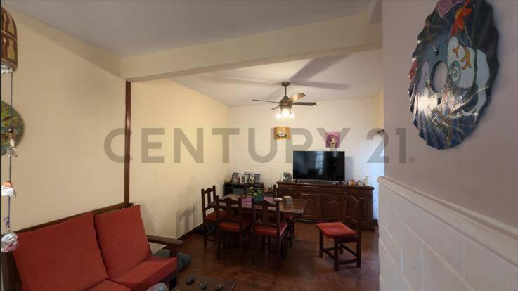 Foto de VENTA PH 3 AMBIENTES SIN EXPENSAS MUY LUMINOSO., imagen 1
