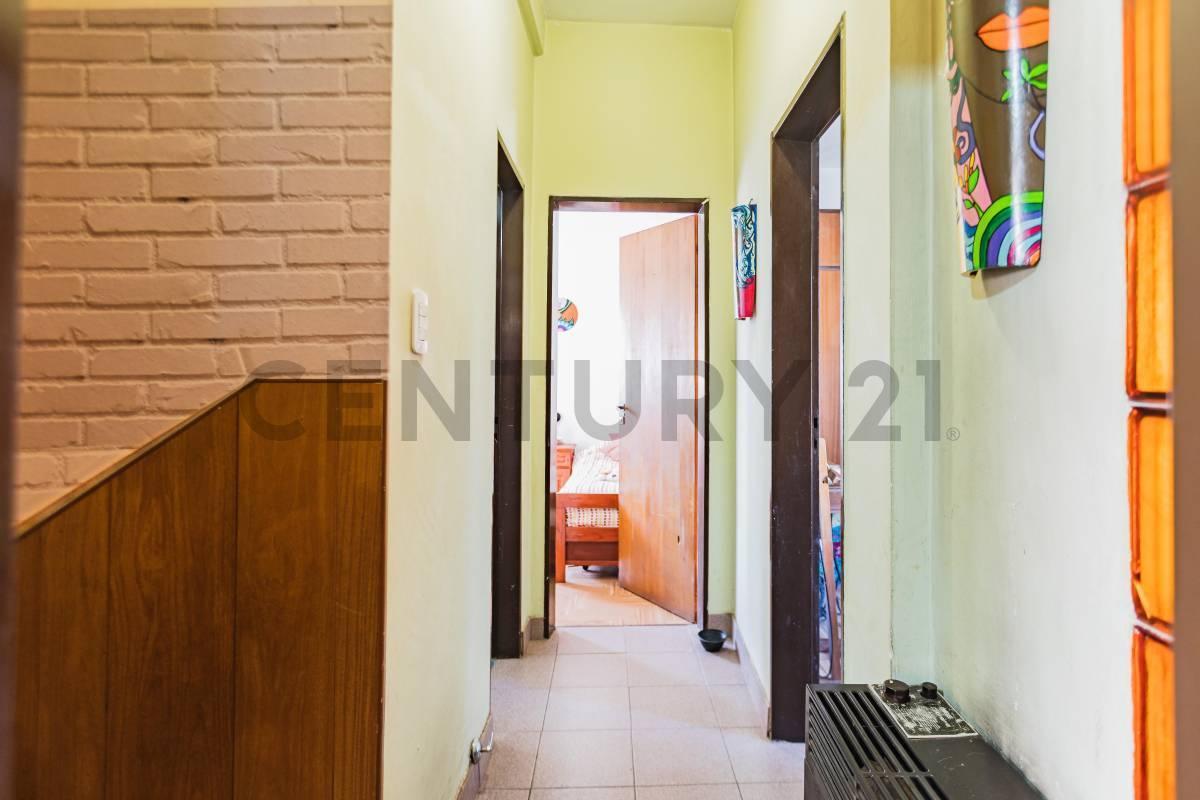 Foto de VENTA PH 3 AMBIENTES SIN EXPENSAS MUY LUMINOSO., imagen 2