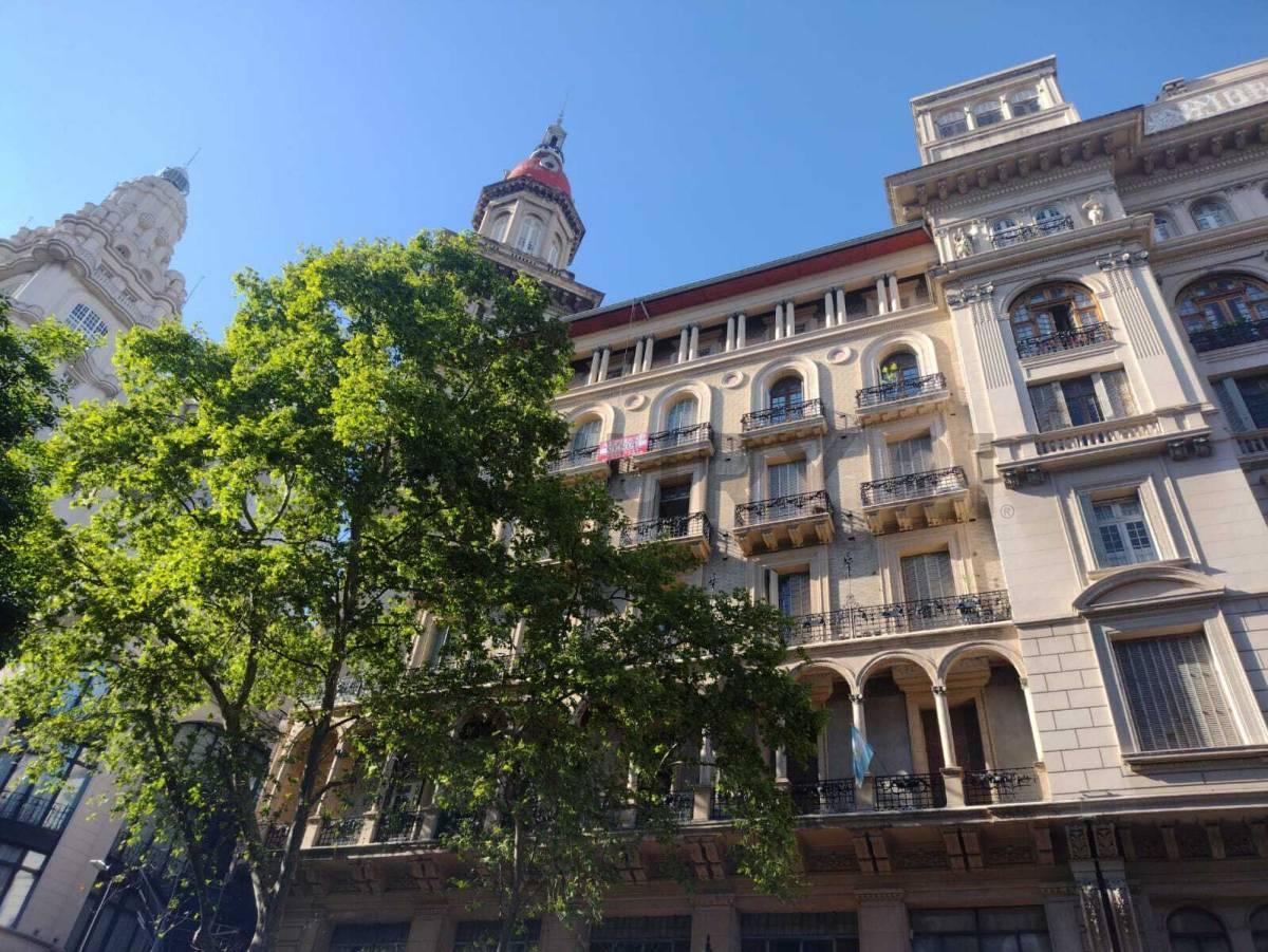 Foto de Único Piso 5º al Frente en Edificio de Categoría – Ideal Inversores, imagen 3