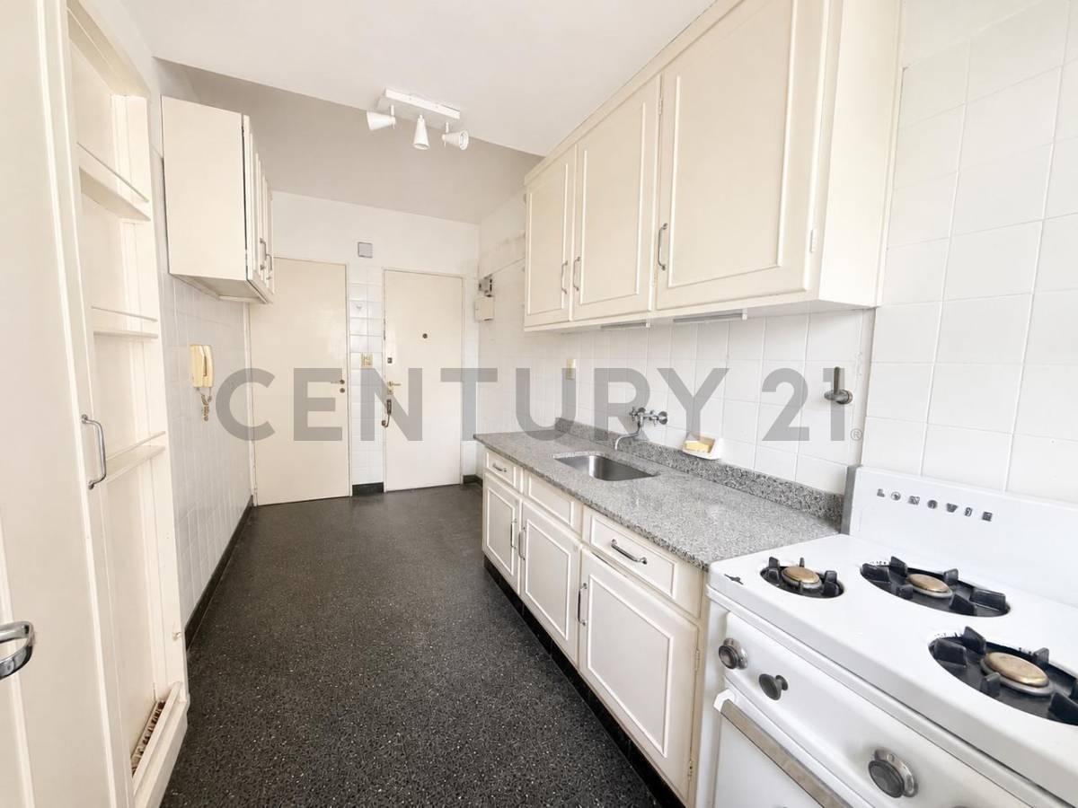 Foto de Venta Depto 3 Ambientes en Piso Alto c/ Dependencia, Cochera y Vistas, imagen 5