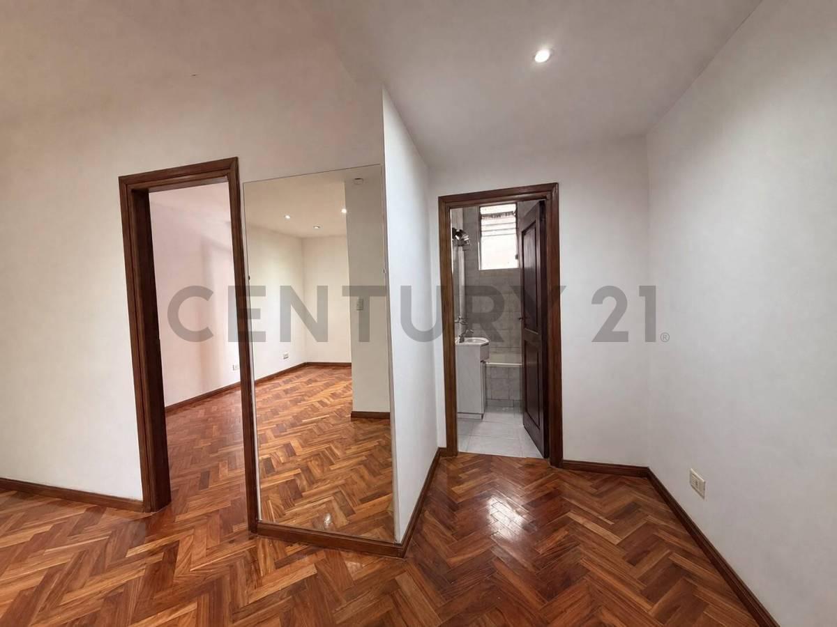 Foto de ALQUILER DEPTO 2 AMBIENTES EN RECOLETA CON BALCON, imagen 1