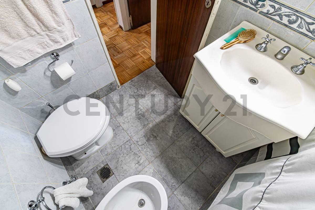 Foto de 4 AMBIENTES AL FRENTE CON BALCÓN | PISO 6 | ORIENTACIÓN NORTE | PARQUE, imagen 4