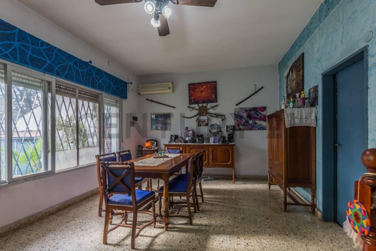 Foto de VENTA CASA 5 AMB LOTE AMPLIO, CON DEPTO DOS AMBIENTES EN EL FONDO Y, imagen 5