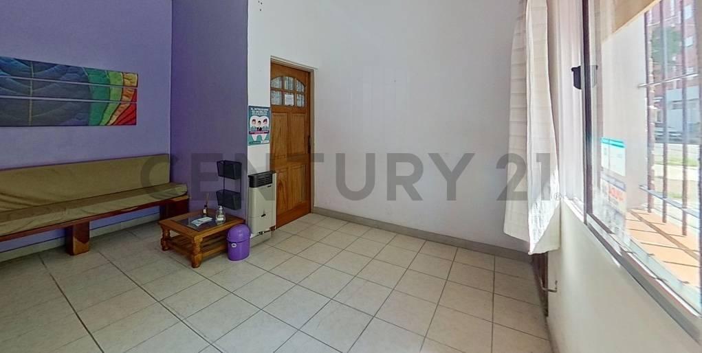 Foto de PH con Local o Consultorio al Frente Vivienda / Entrada Independiente., imagen 1