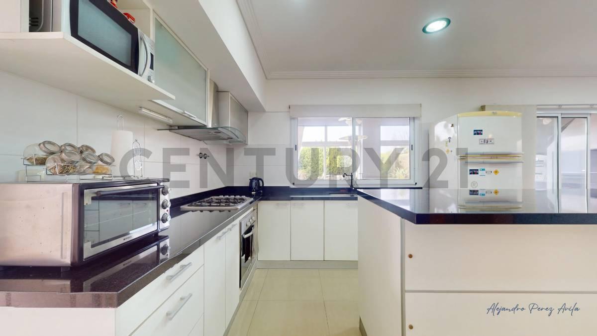 Foto de VENTA CASA 5 AMBIENTES BARRIO DON JOAQUIN EZEIZA, imagen 3