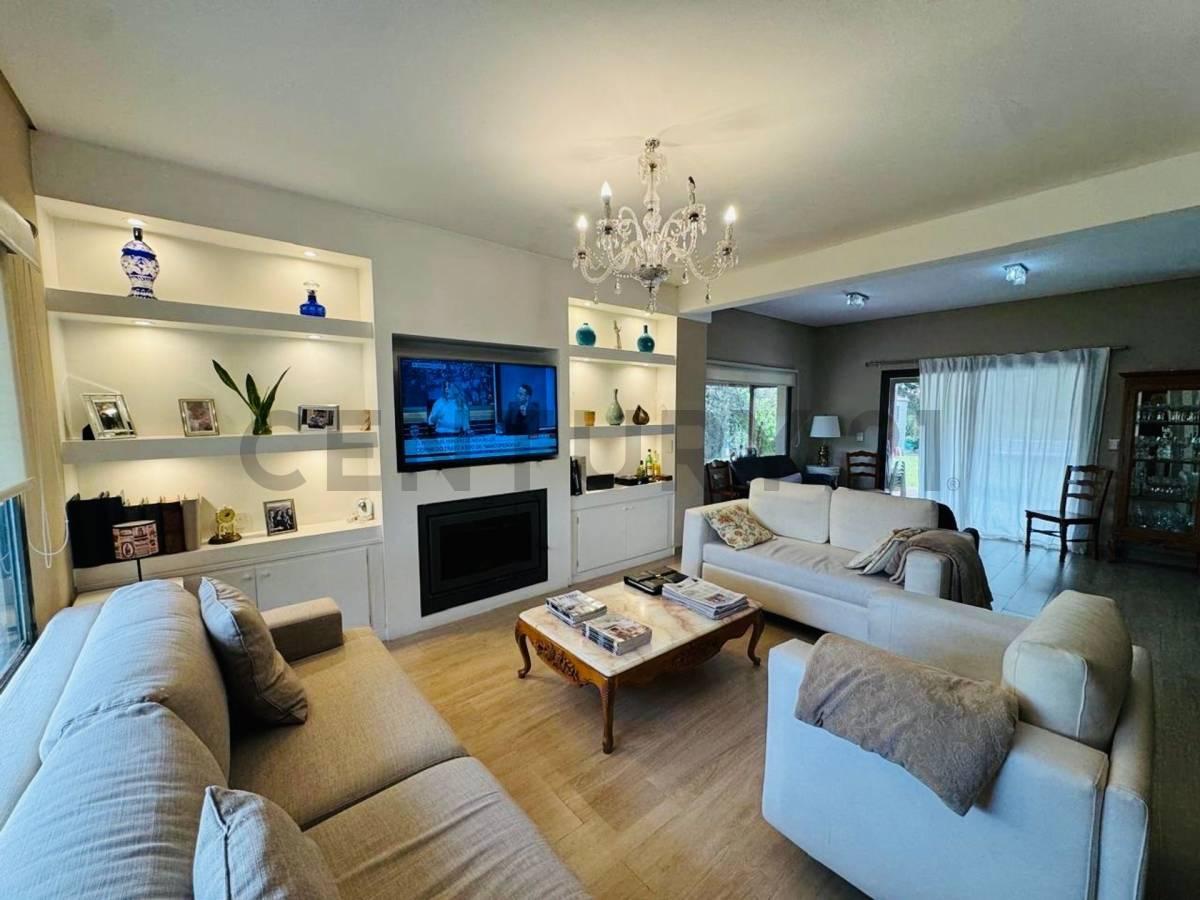 Foto de CASA EN VENTA- BARRIO EL ROCIO, imagen 1