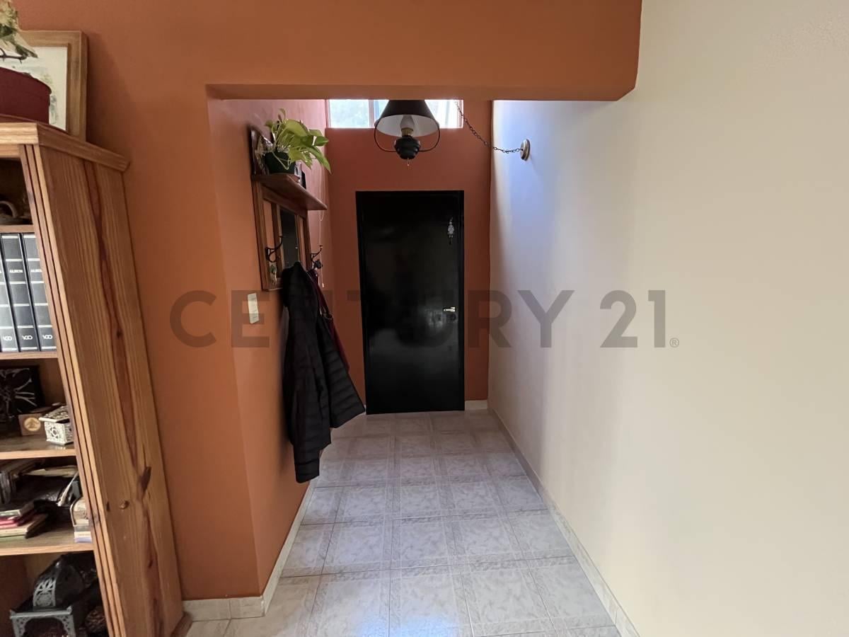 Foto de VENTA CASA 4 AMB ITUZAINGO NORTE COCHERA, JARDIN Y PATIO, imagen 1