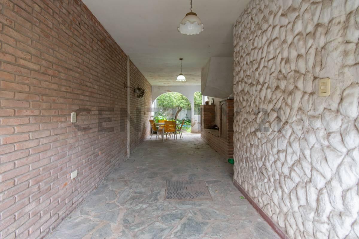 Foto de Venta Casa 4 Ambientes San Miguel con Pileta, imagen 3