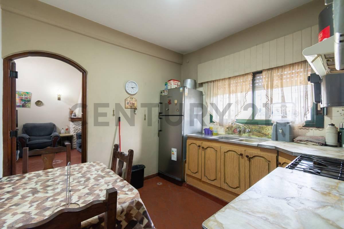 Foto de Venta Casa 4 Ambientes San Miguel con Pileta, imagen 4