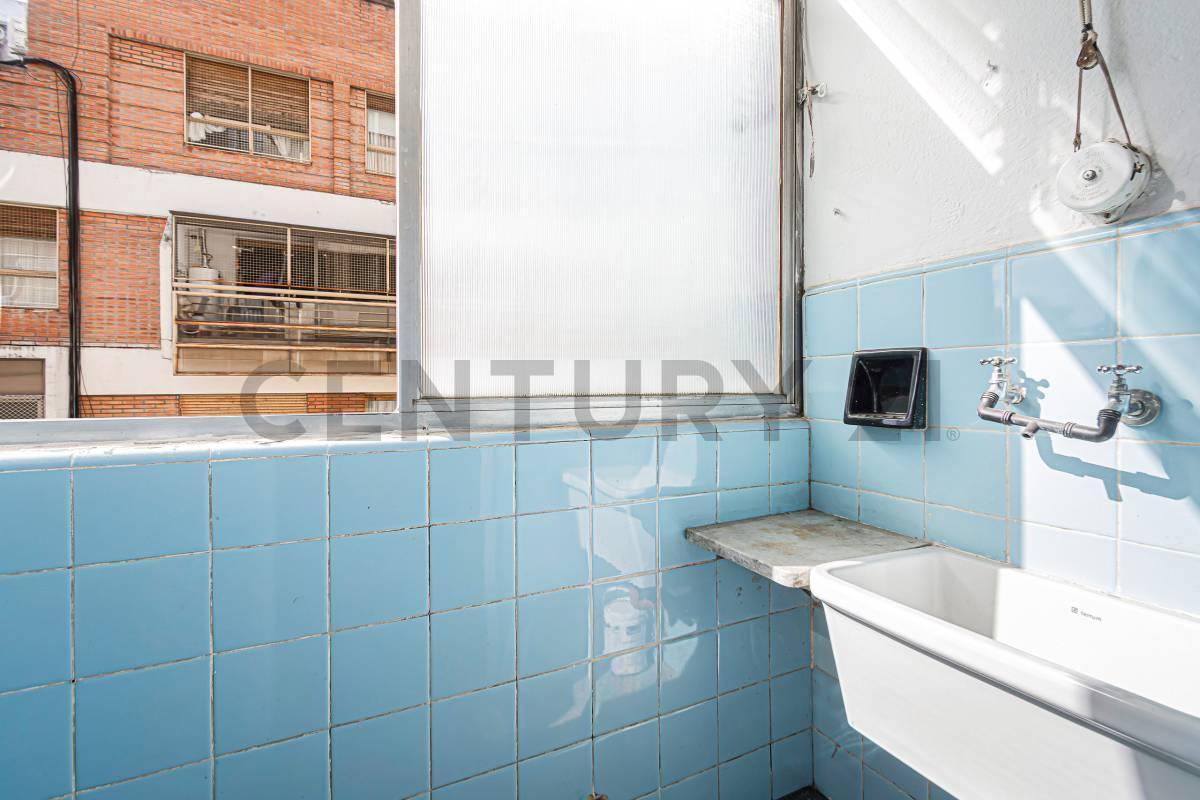 Foto de VENTA DEPTO 3 AMBIENTES PISO ALTO, CON LAVADERO- BELGRANO R, imagen 4
