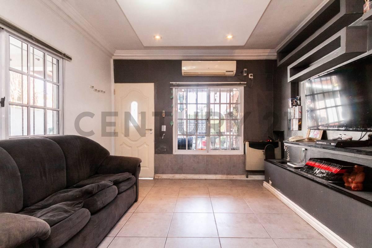 Foto de VENTA DUPLEX 4 AMBIENTES SIN EXPENSAS ADROGUE, imagen 2