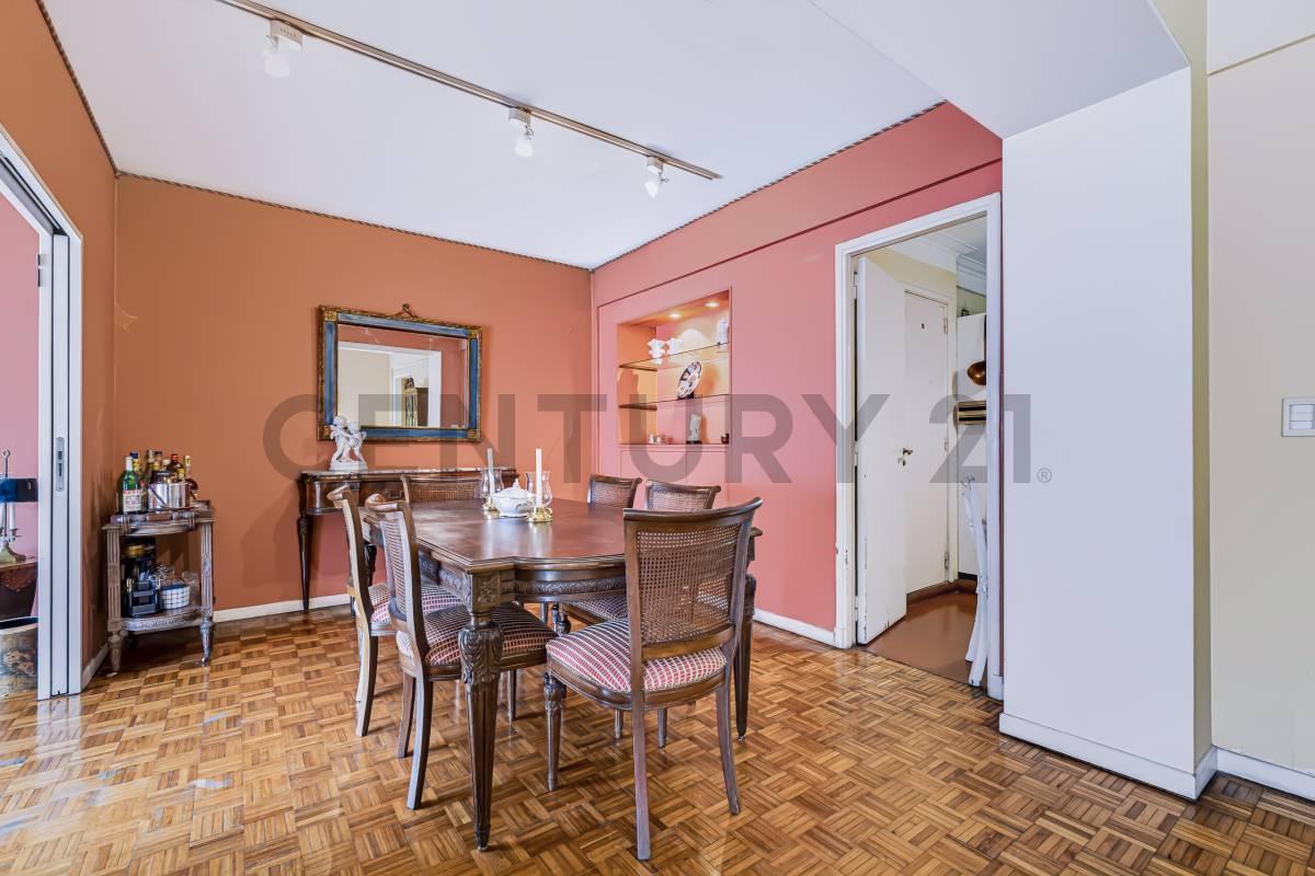 Foto de PISO DE CATEGORIA EN RECOLETA 5 AMB Y BALCÓN CORRIDO, imagen 4