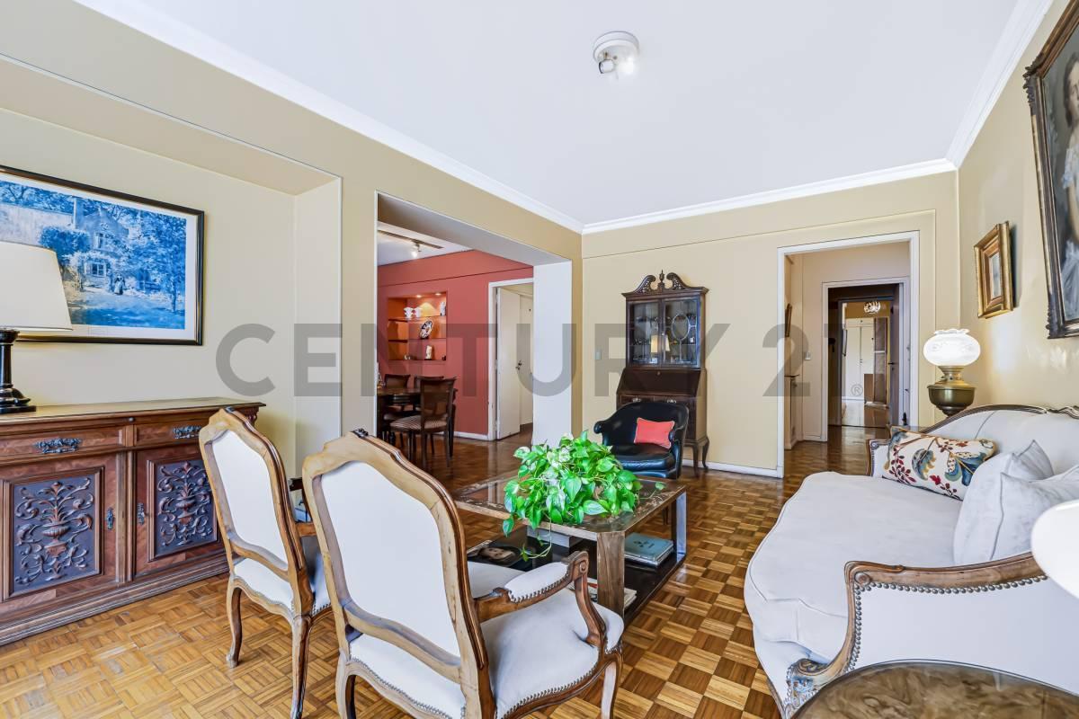 Foto de PISO DE CATEGORIA EN RECOLETA 5 AMB Y BALCÓN CORRIDO, imagen 3