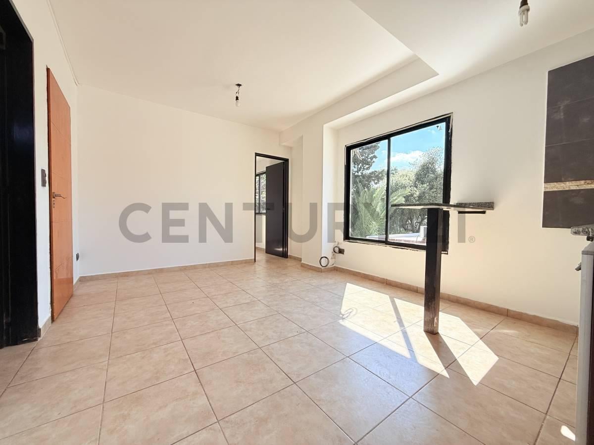 Foto de VENTA 2 AMBIENTES EN VILLA SARMIENTO MORON VISTA ABIERTA, imagen 3