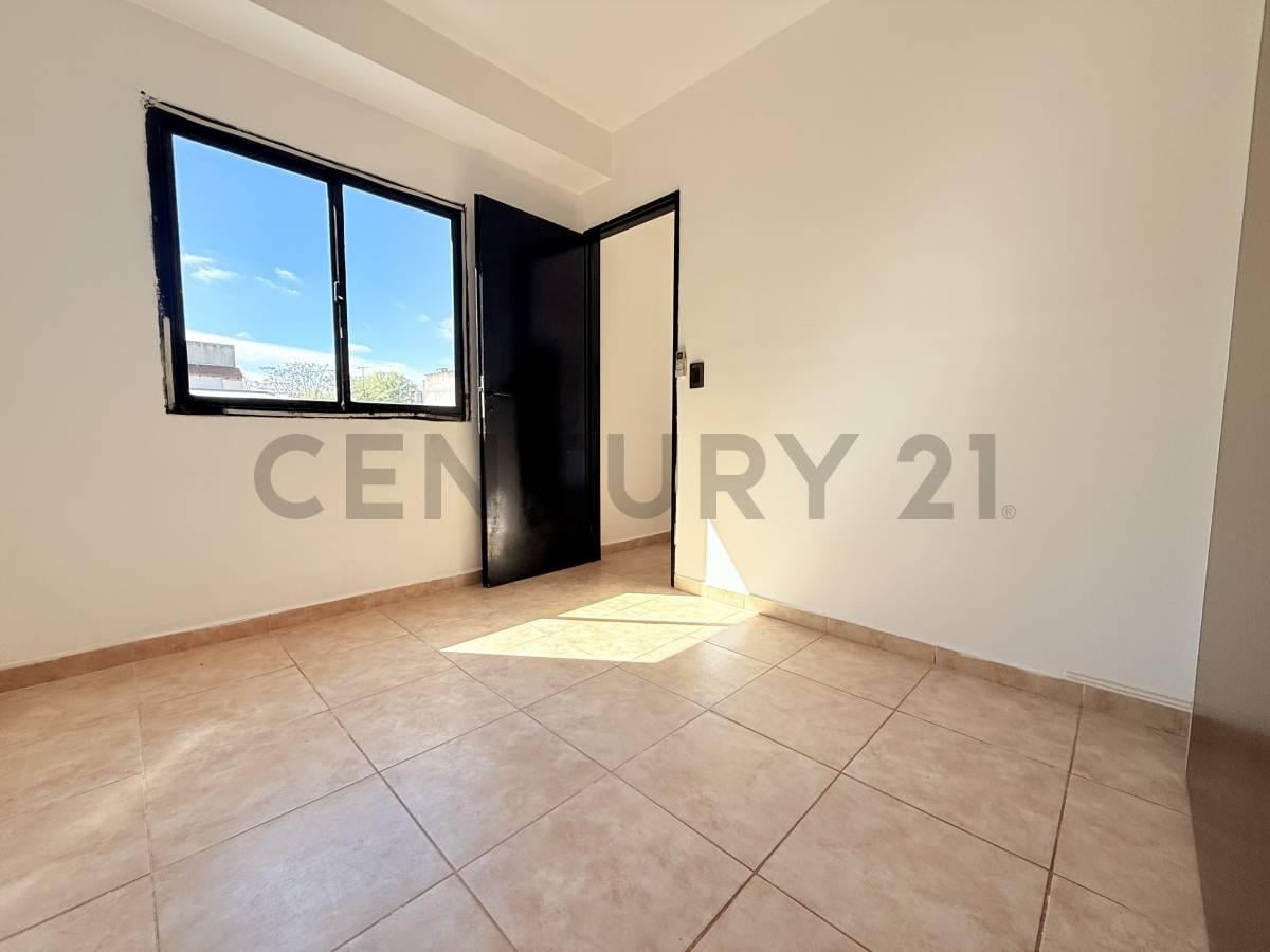 Foto de VENTA 2 AMBIENTES EN VILLA SARMIENTO MORON VISTA ABIERTA, imagen 4