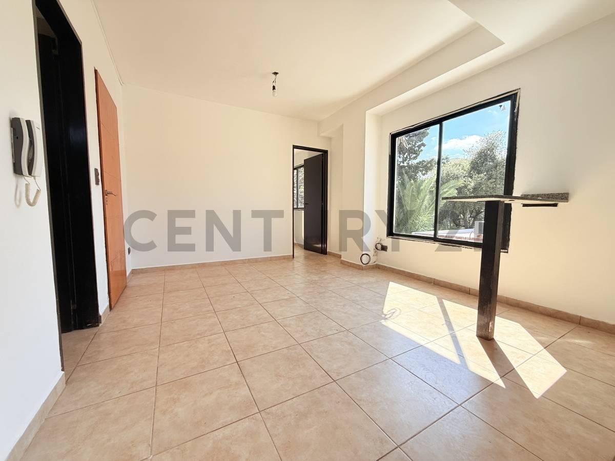 Foto de VENTA 2 AMBIENTES EN VILLA SARMIENTO MORON VISTA ABIERTA, imagen 2