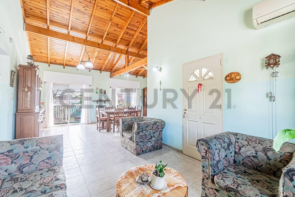Foto de VENTA 3 AMB + 2 AMB + 2 LOCALES + QUINCHO Y GARAGE, imagen 5