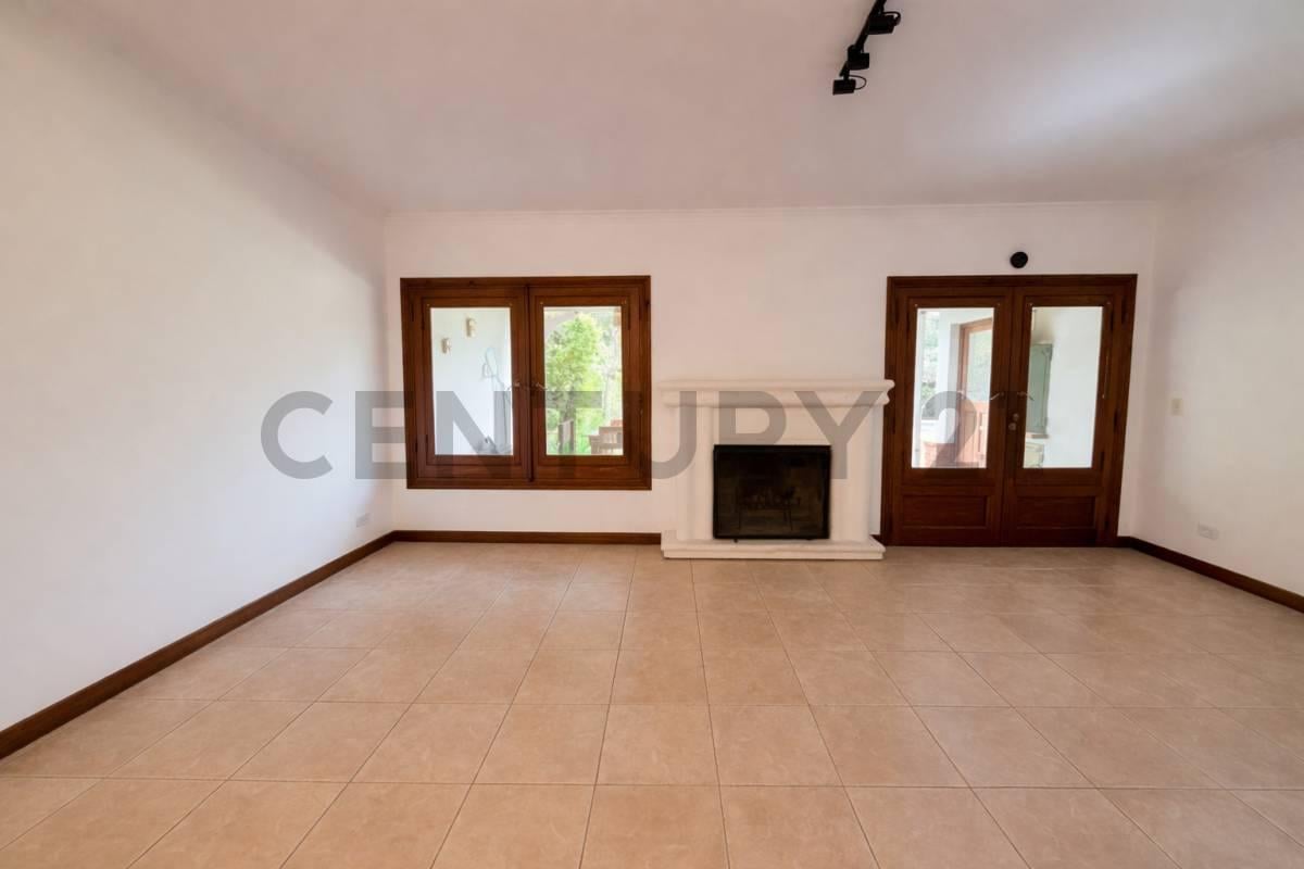 Foto de Venta Casa 4 amb B° Cerrado La Chacra, imagen 3