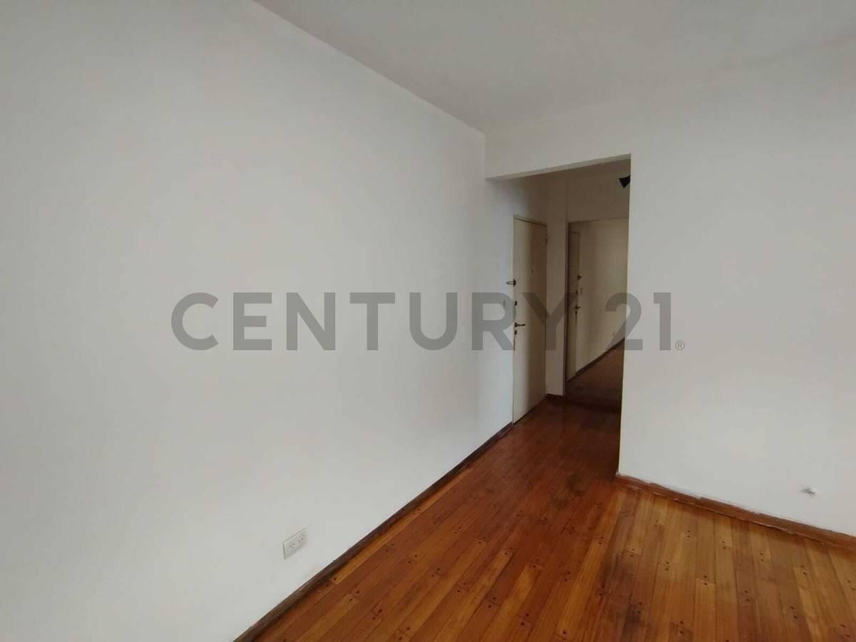 Foto de Alquiler 2 Ambientes en Saavedra | Super Luminoso | A 1 cdra. de Parque, imagen 3