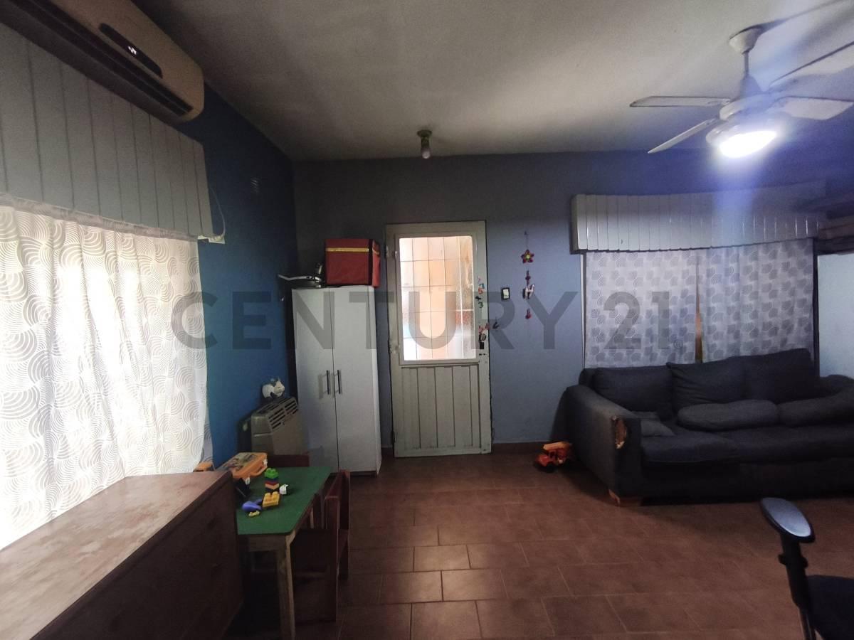 Foto de Venta casa 4 ambientes en José León Suarez con jardín, imagen 5
