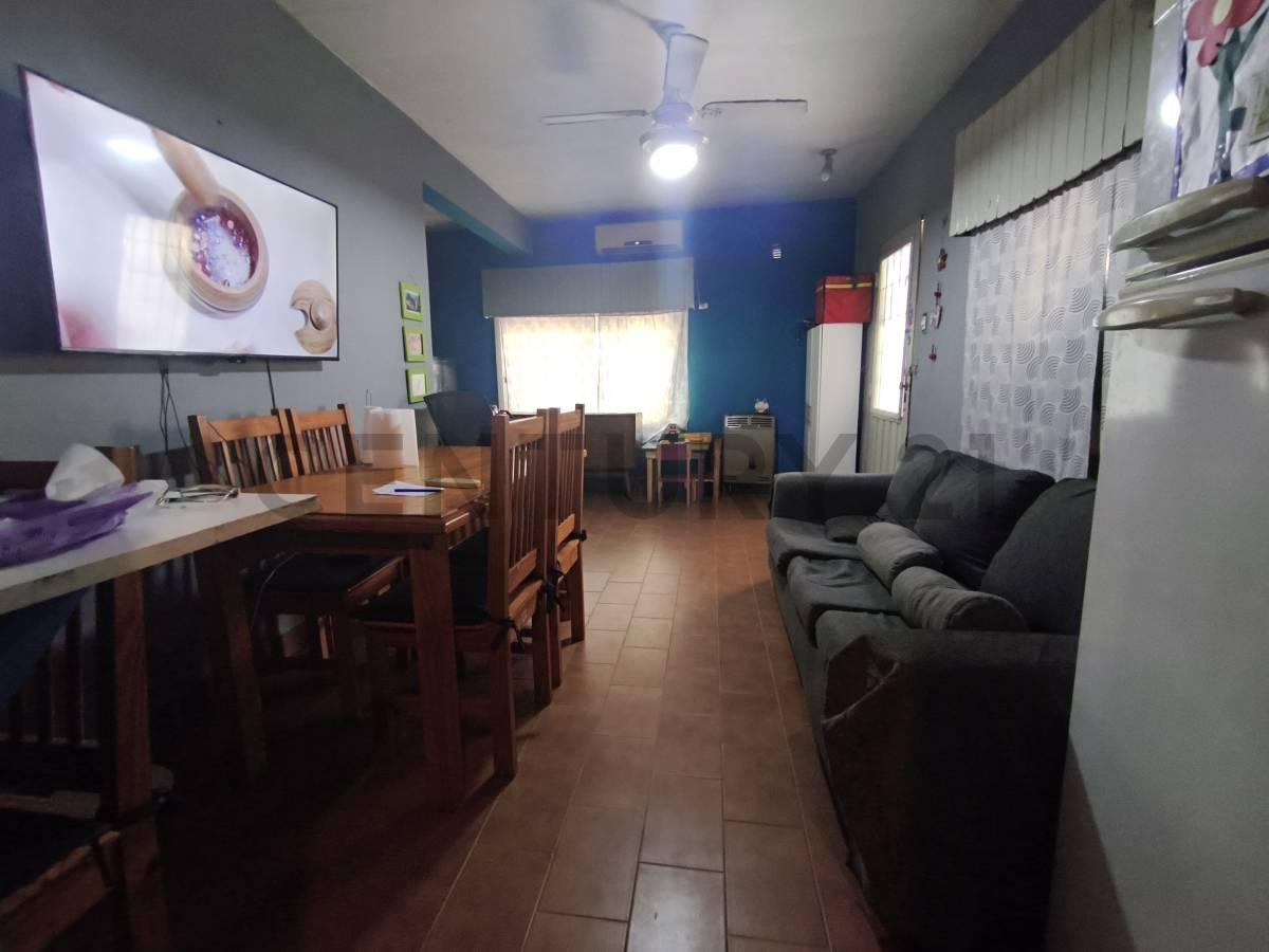Foto de Venta casa 4 ambientes en José León Suarez con jardín, imagen 3