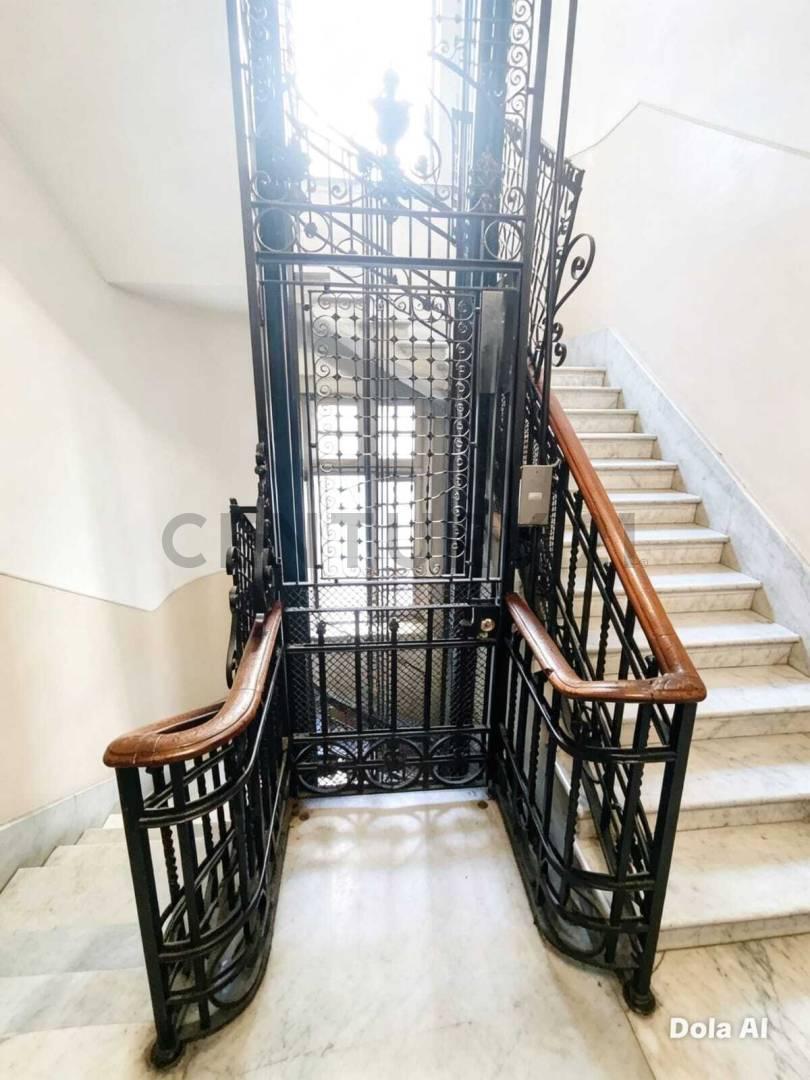 Foto de Único Piso 5º al Frente en Edificio de Categoría – Ideal Inversores, imagen 3