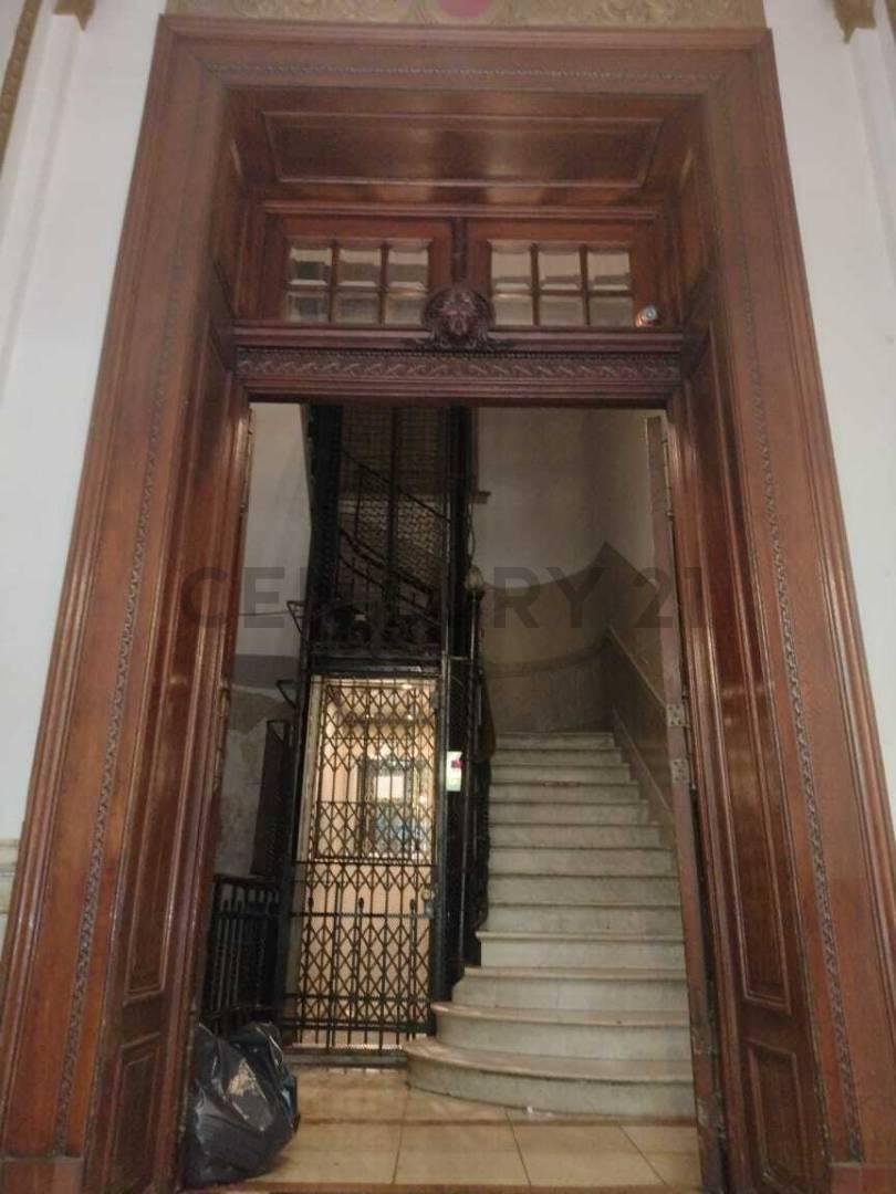 Foto de Único Piso 5º al Frente en Edificio de Categoría – Ideal Inversores, imagen 2