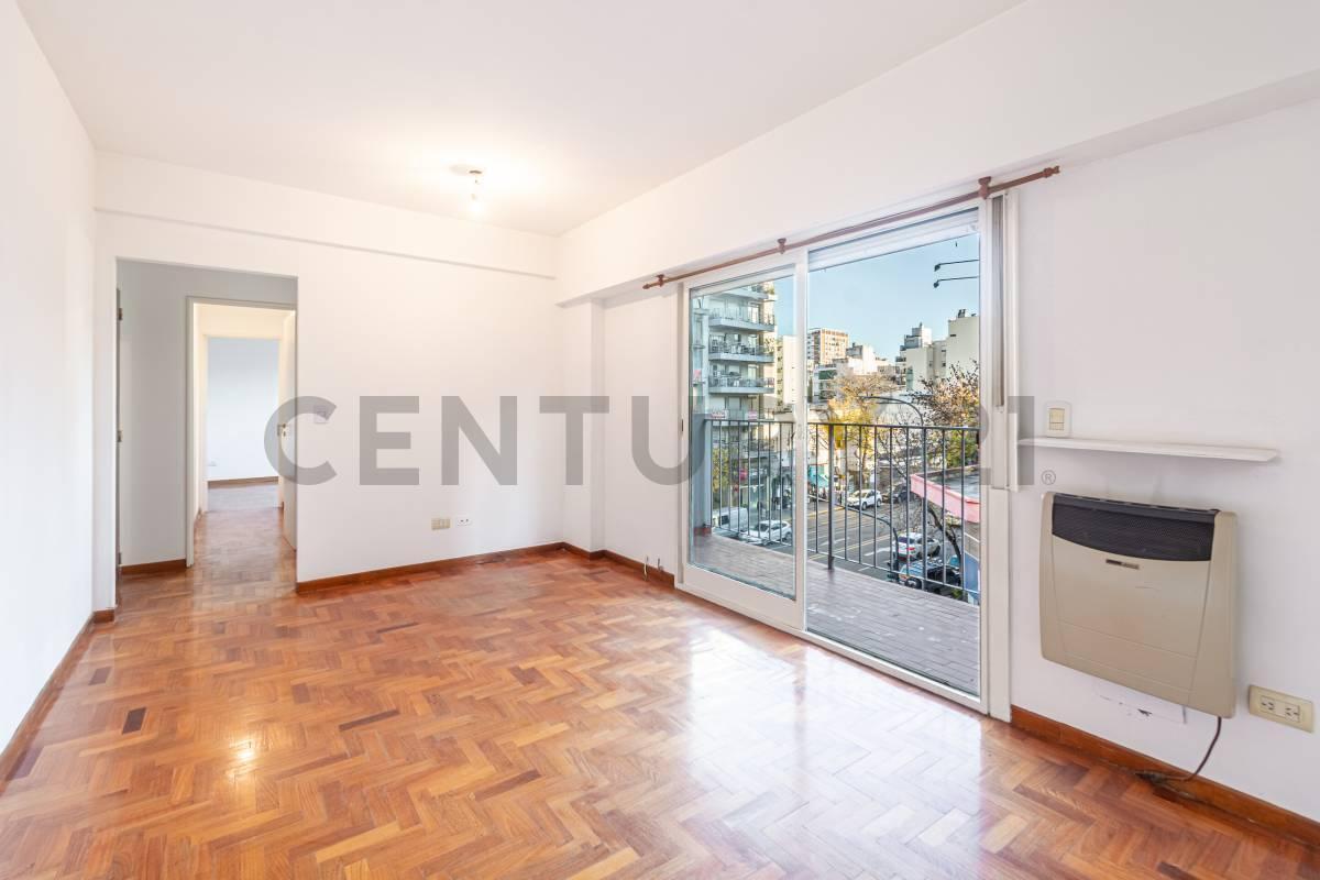 Foto de VENTA DEPTO 2 AMBIENTES VISTA Y BALCON - COGHLAN, imagen 3