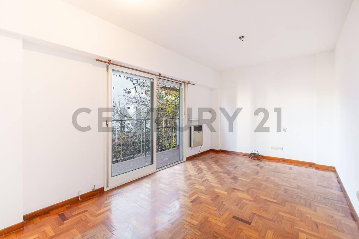 Foto de VENTA DEPTO 2 AMBIENTES VISTA Y BALCON - COGHLAN, imagen 2