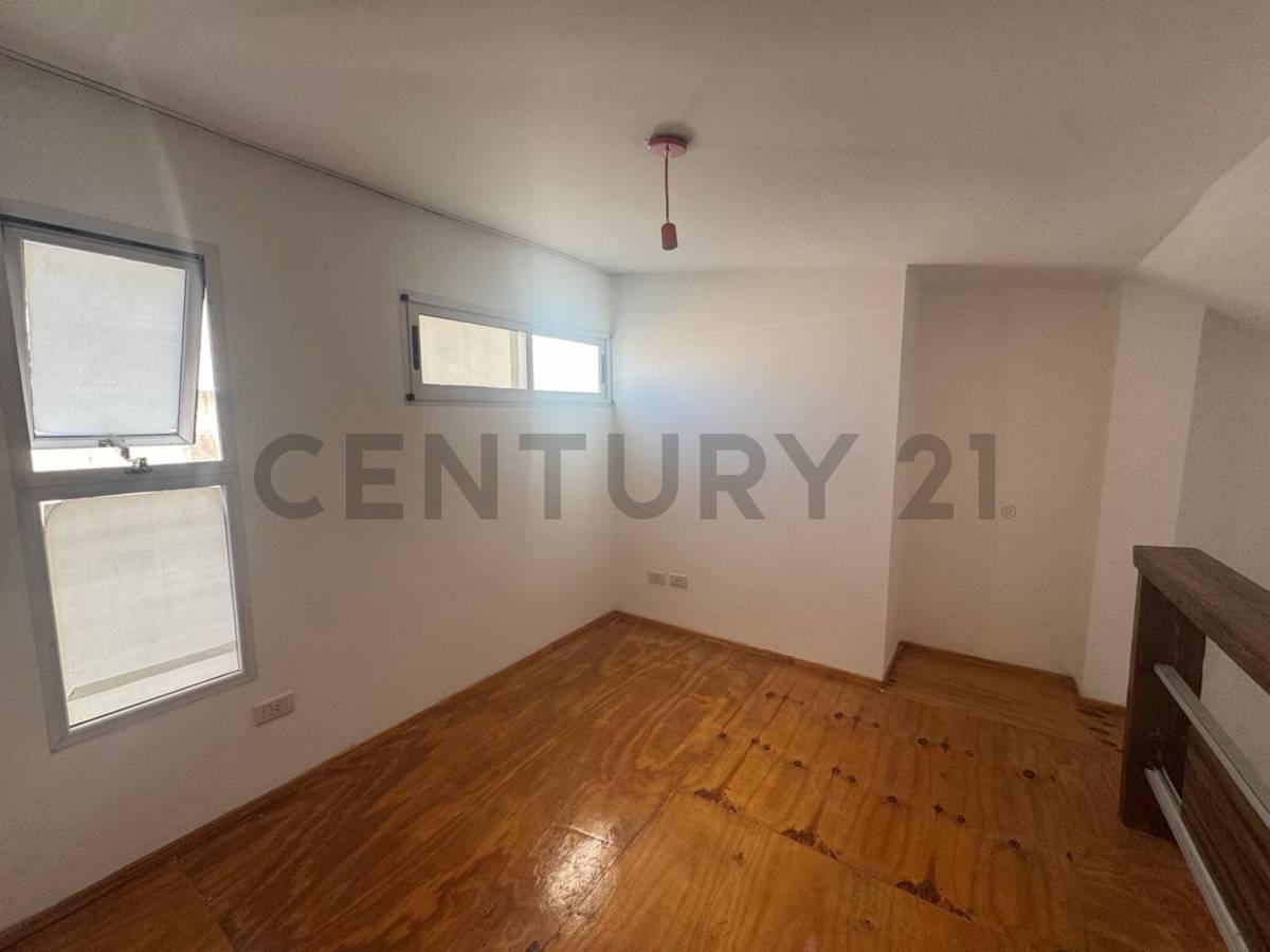 Foto de VENTA DEPTO 2 AMB EN VILLA GRAL. MITRE CON BALCON, imagen 4