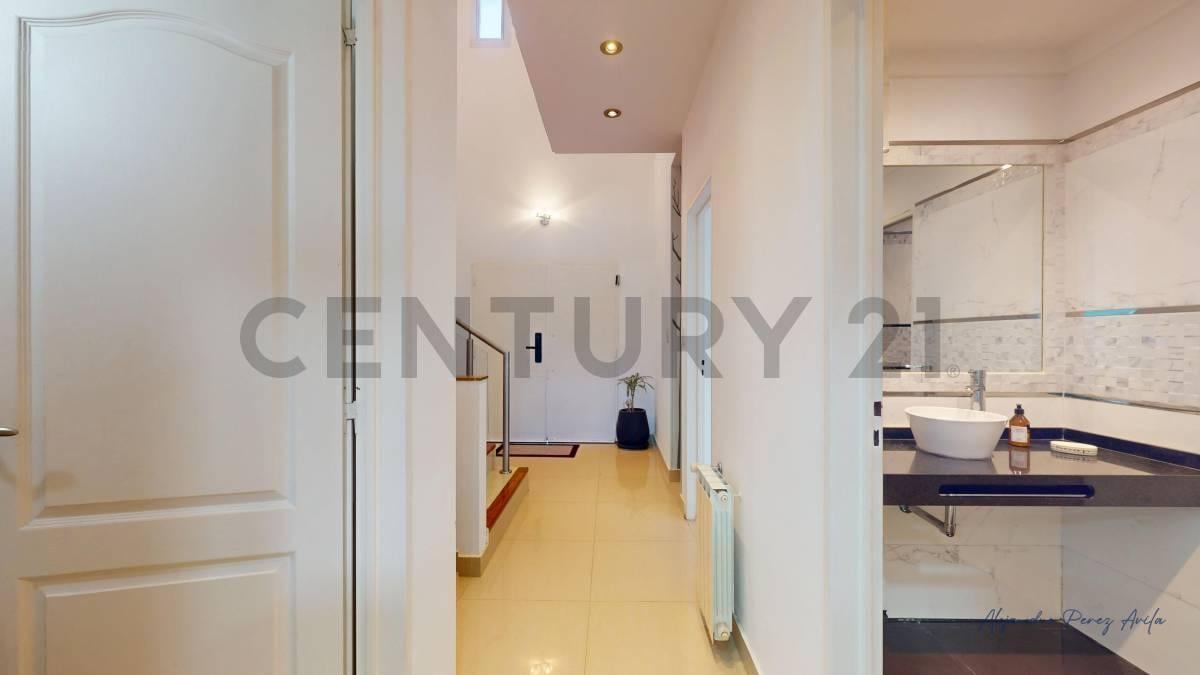 Foto de VENTA CASA 5 AMBIENTES BARRIO DON JOAQUIN EZEIZA, imagen 2